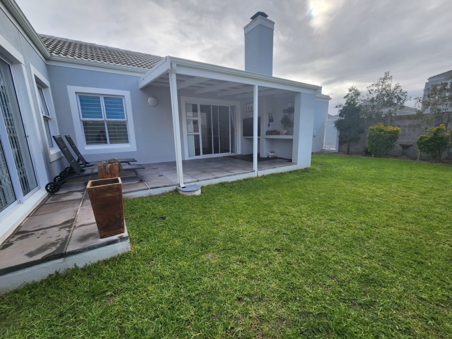 3 Bedroom Property for Sale in Sunningdale Western Cape